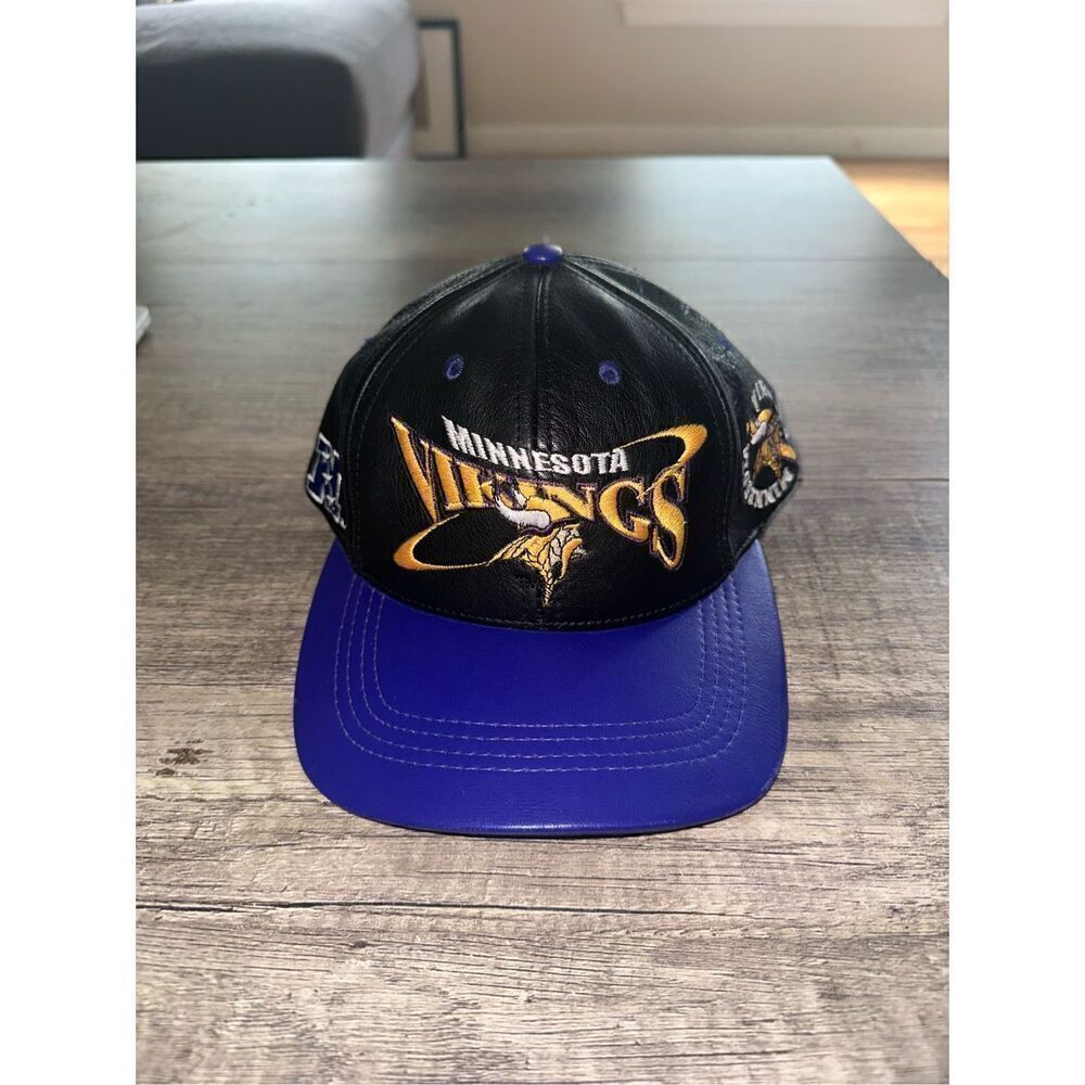 90’s Proelite Minnesota Vikings Modern 100% Leather Black /Purple NFL Leather St